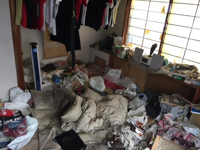 ゴミ屋敷片付け